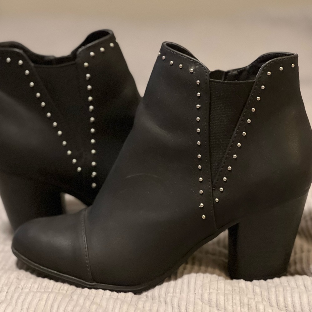 LC Lauren Conrad Courtship Black Ankle Boots